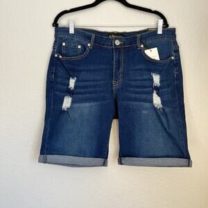 Diverso Women Bermuda Denim Shorts Size 14W Soft & Stretchy Distressed Blue NWT